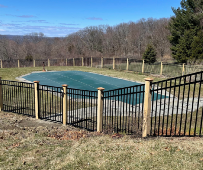 Aluminum Fence with Cedar Wood Posts